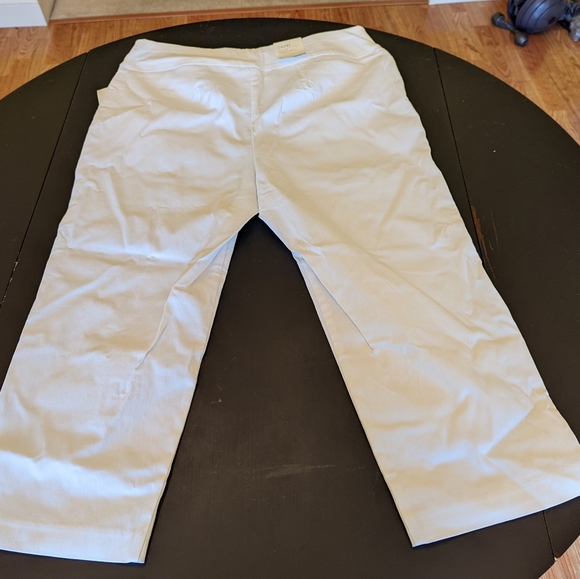 Style & Co White Capris NWT - Picture 2 of 7